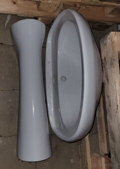 Keramické umyvadlo s nohou - 2