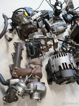 Díly motoru 1,6 hdi,66 kw, kod 9HX,Peugeot,Citroen, - 2