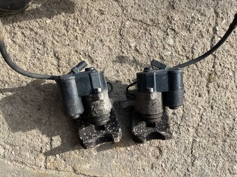 Ve Passat b6 zadní třmeny el - 2