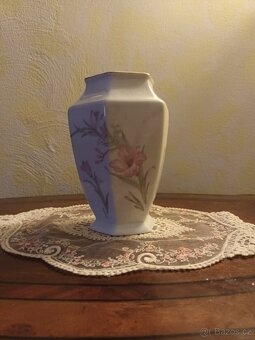 STAROŽITNÁ PORCELÁNOVÁ VÁZA - 2