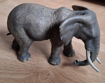 Slon figurka - 2