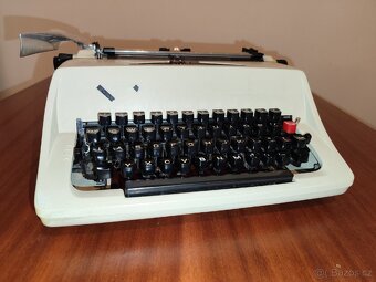 Psací stroj Consul model 2223 - 2