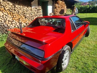 Pontiac Fiero - 2