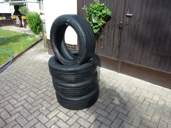 Pneu Hankook  235x55 R19 - 2