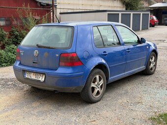 VW Golf IV 1.6 - 2