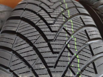 215/60R17 - 2