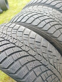 Sada pneu 245/45/18 Kumho Wintercraft - 2