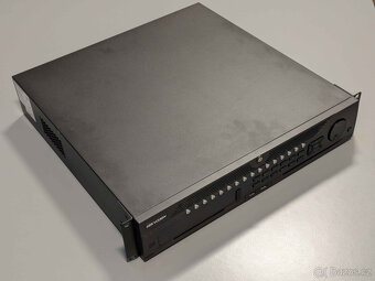 Hikvision 4K NVR DS-9632NI-I8 - rekordér pro IP kamery. - 2