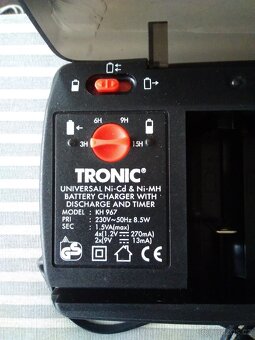 Nabíječka tužkových a 9V baterií Tronic. - 2