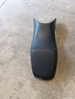 Sedlo a plast/křídlo Honda CBR 600F - 2