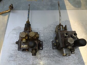 2x hydraulická ovládací páčka - 2