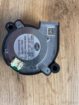 Nový orginál ventilátor světlometu na audi - 2