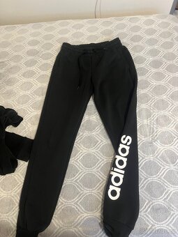 Prodám teplákovou soupravu Adidas velikost S - 2