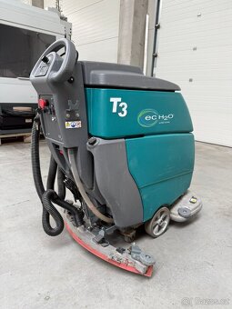 Podlahový mycí stroj Tennant T3-U35738 - 2