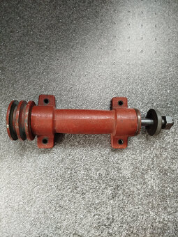 Hřídel na okružní pilu 300 - 2