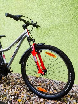 Značkové kolo Author A-MATRIX 26"/13,5" (stříbrná/červená) - 2