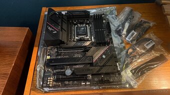 ROG STRIX B650E-F GAMING WIFI - 2