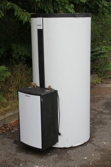 Prodám akumulační nádrž Vaillant s přímím ohřevem teplé vody - 2