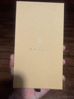 Kryt Burga na iPhone 16 - 2