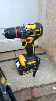 Střední aku sada nářadí - vrtačka,flexa,utahovák - NOVÉ - 2