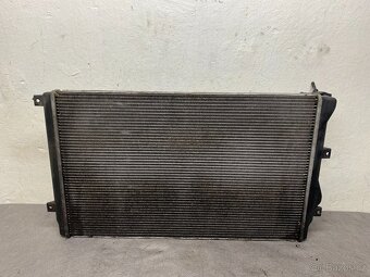 ŠKODA OCTAVIA 2 2004-2013 - CHLADIČ MOTORU 1K0 121 253 H - 2