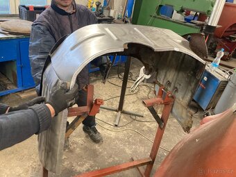 Kompletní přední podběhy Tatra 603 - 2