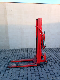 Ruční vysokozdvižný vozík - 2