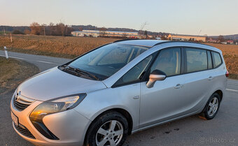 Opel Zafira tourer - 2