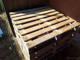 Dřevěná paleta 112x112 - 2