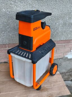 Prodám elektrický Válcový drtič Powersilent 2800 W... - 2