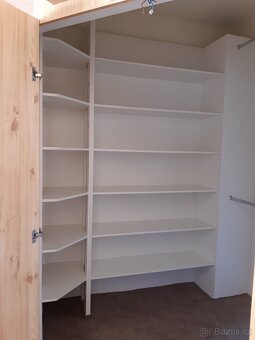 Šatní skříň rohová - 2