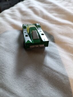 Autíčko Matchbox - 2