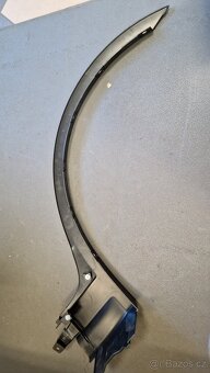 BMW X3 E83 Lem blatníku levý 51713405817 - 2