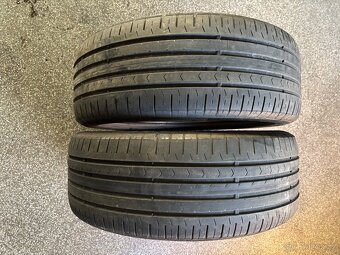 Pneu Continental 215/55 R17 W - 2