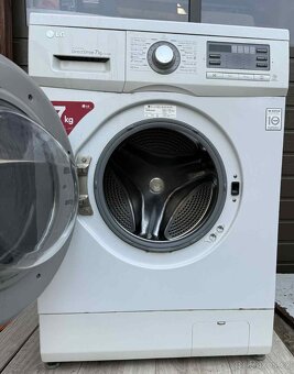 Pračka s předním plněním LG F 1473 QDP na 7 kg - 2