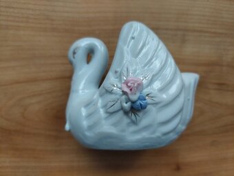 Pěkná porcelánová soška - labuť, solnička, cukřenka dekorace - 2