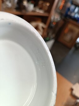 Starožitná porcelánová konvička - 2