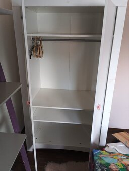 Šatni skříň bila do dětského pokoje - 2