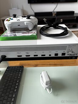 Xbox One S - 2
