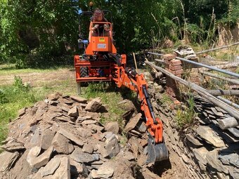 Zemní a výkopové práce malotraktor s čelním nakladačem - 2