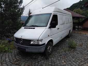 Mercedes benz 308D - 2