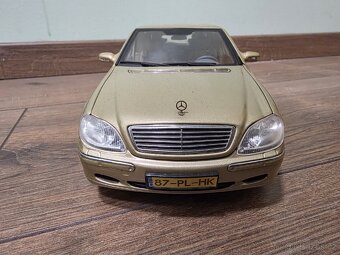 Mercedes Benz S600 W220 S-Klasse Pullman Model 1:18 - 2