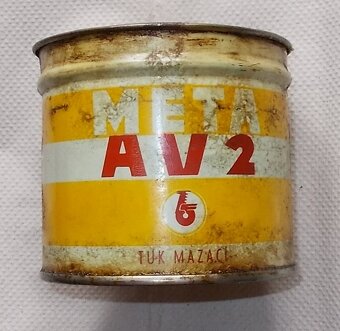 Stará plechovka META AV2, Tuk mazací, Benzina. - 2