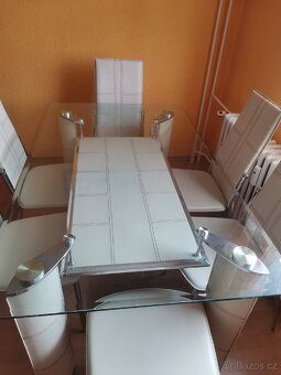 Jídelní skleněný stůl s židlemi - 2