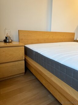 Dvoulůžková postel IKEA + 2 noční stolky - 2