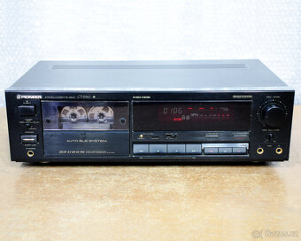 Kazetový magnetofon Pioneer. - 2