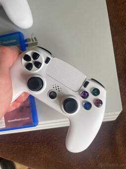 Ps4 PRO-white 1TB + 2 ovladače - 2