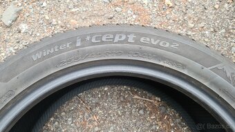 Zimni Hankook evo2 255/45/19 104V - 2