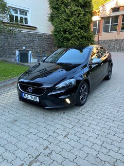 VOLVO V40 - 2