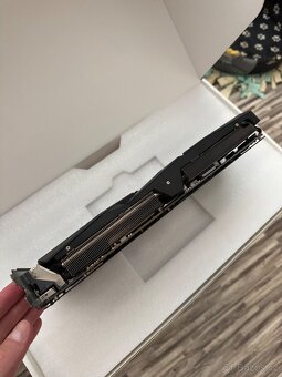 ASUS GeForce GTX 1080 ROG STRIX A8G Gaming - 2